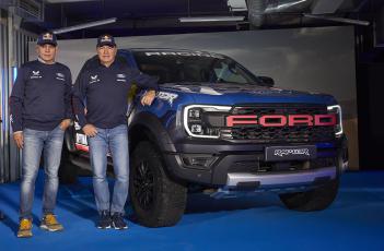 Carlos Sainz y Lucas Cruz con el Ford Raptor T1+ Evo, 2025